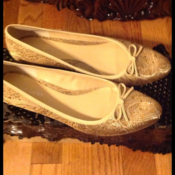 NINEWEST MULTI print kitten heels size 8.5 - Picture 2 of 4